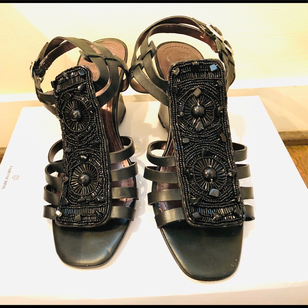 Vince Camuto beaded sandals sz 8.5